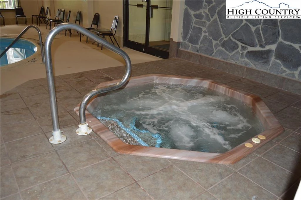 Image number 7 for the current listing