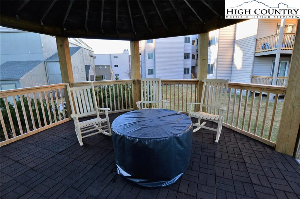 Image number 4 for the current listing