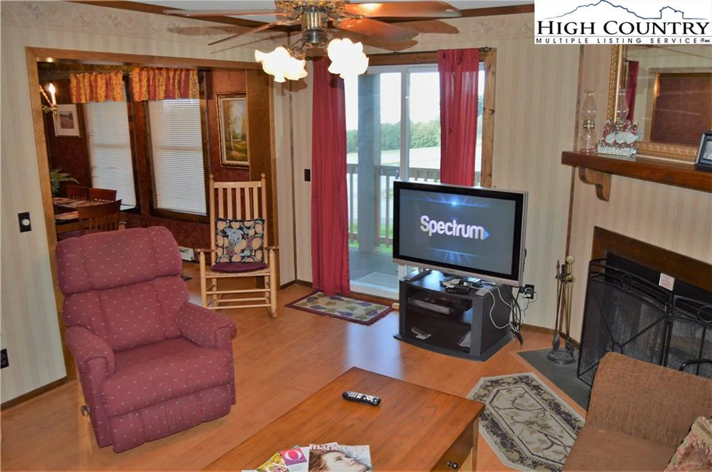 Image number 21 for the current listing