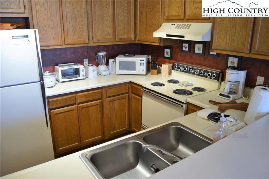 Image number 19 for the current listing