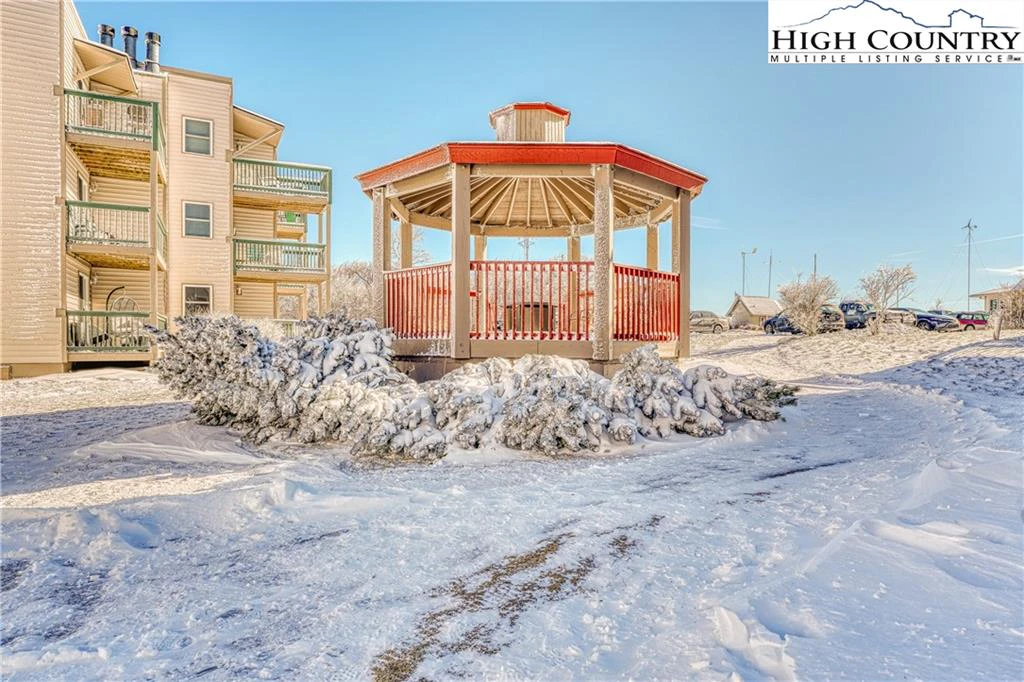 Image number 12 for the current listing