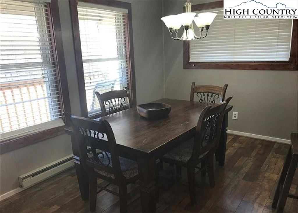 Image number 13 for the current listing