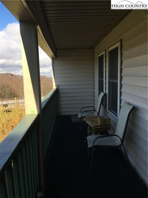Image number 4 for the current listing