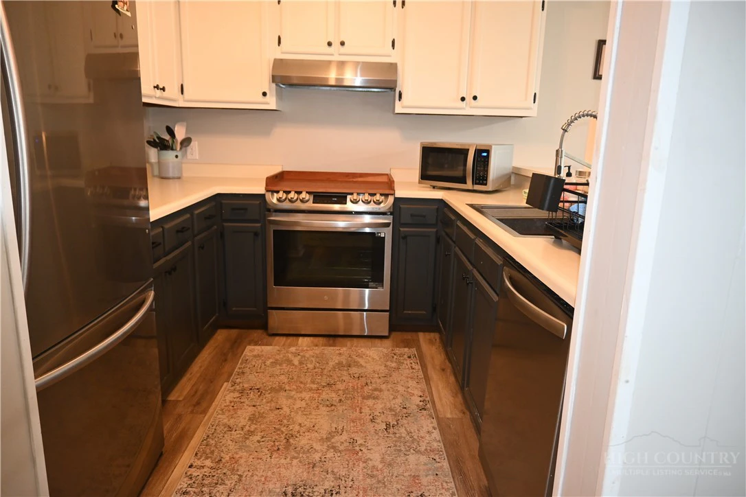 Image number 7 for the current listing