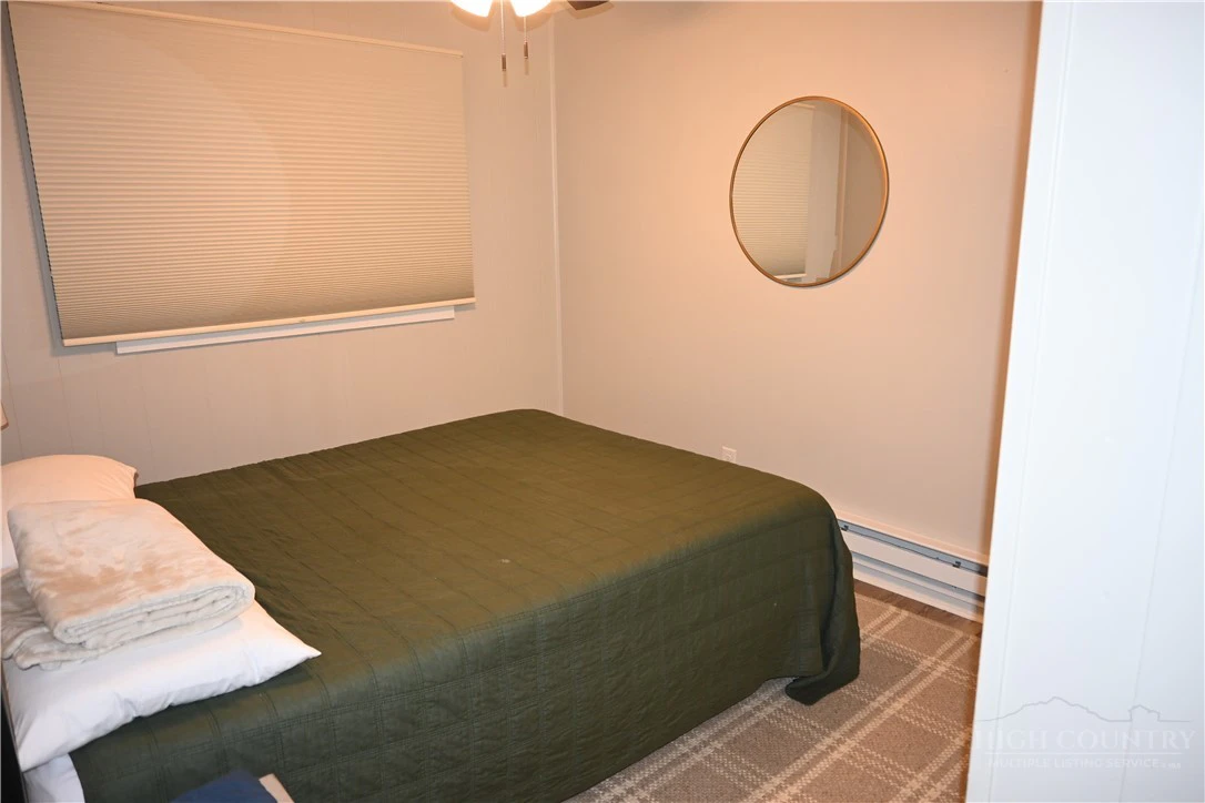 Image number 9 for the current listing