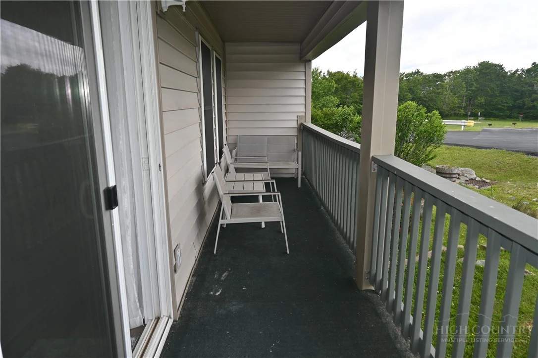 Image number 14 for the current listing