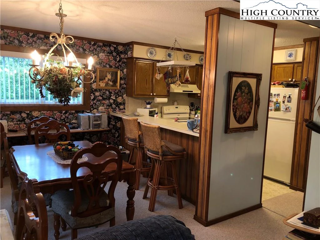 Image number 5 for the current listing