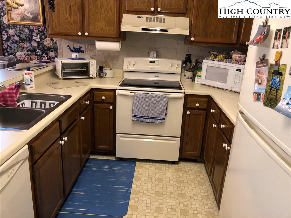 Image number 7 for the current listing