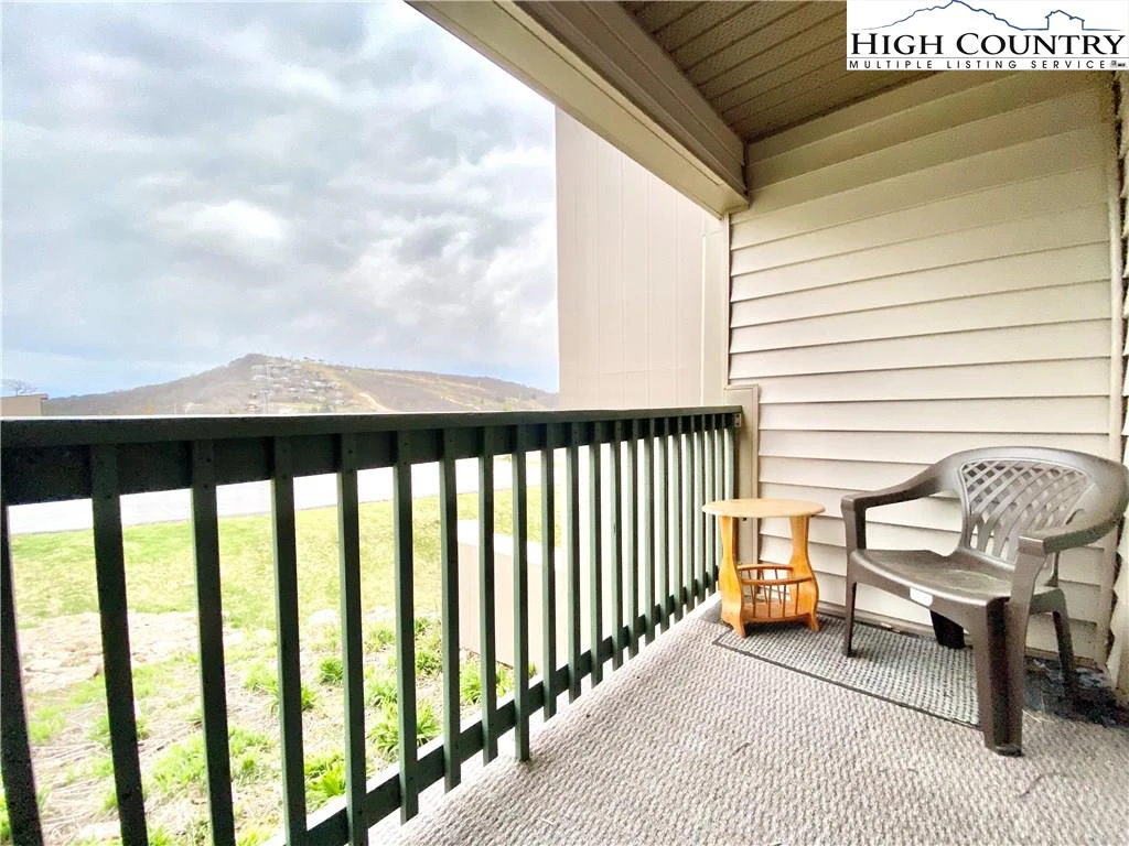 Image number 4 for the current listing