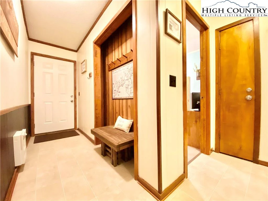 Image number 20 for the current listing