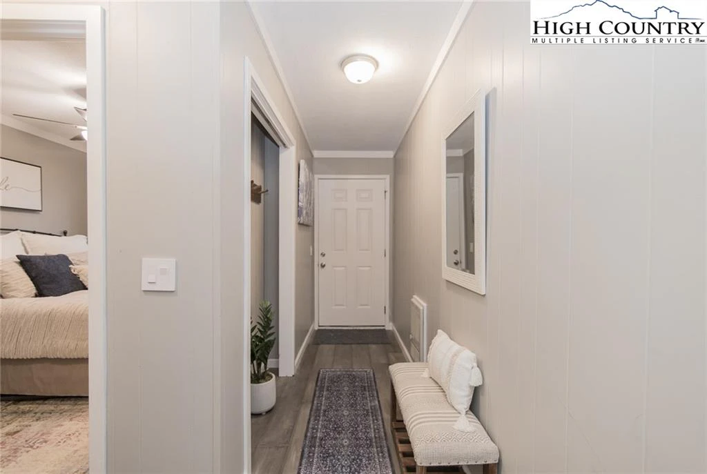 Image number 18 for the current listing