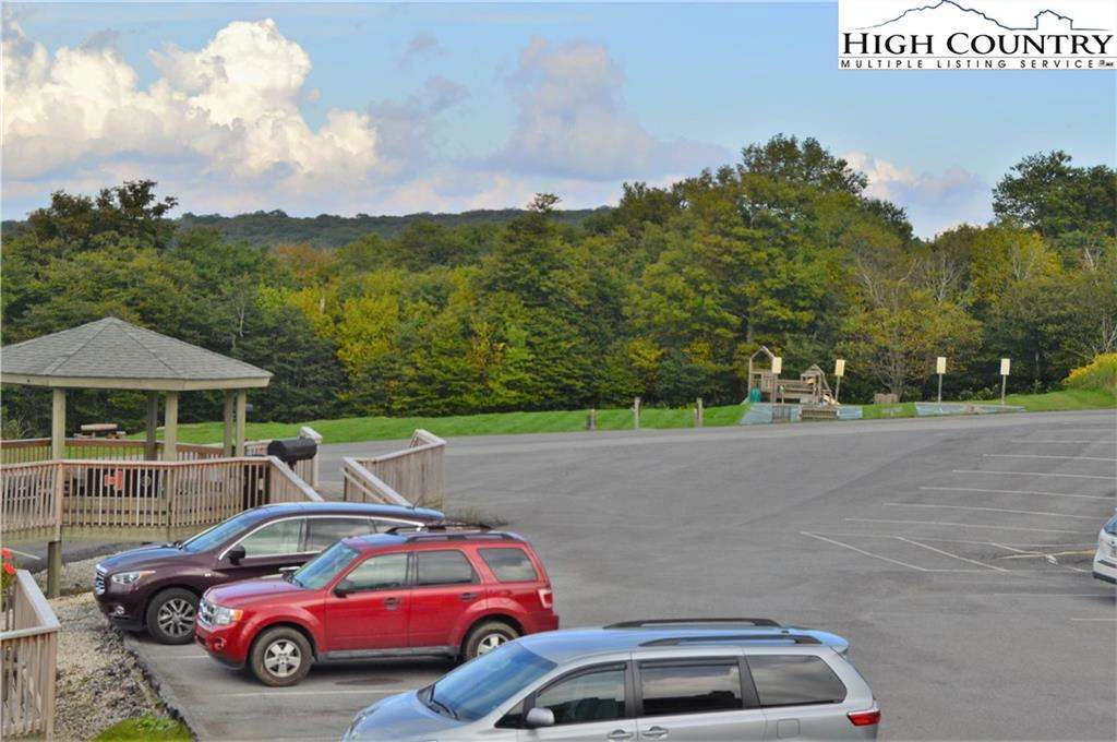 Image number 5 for the current listing