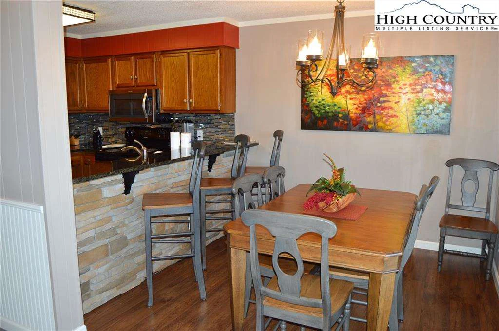 Image number 16 for the current listing