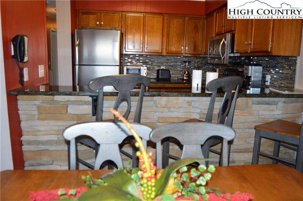 Image number 15 for the current listing
