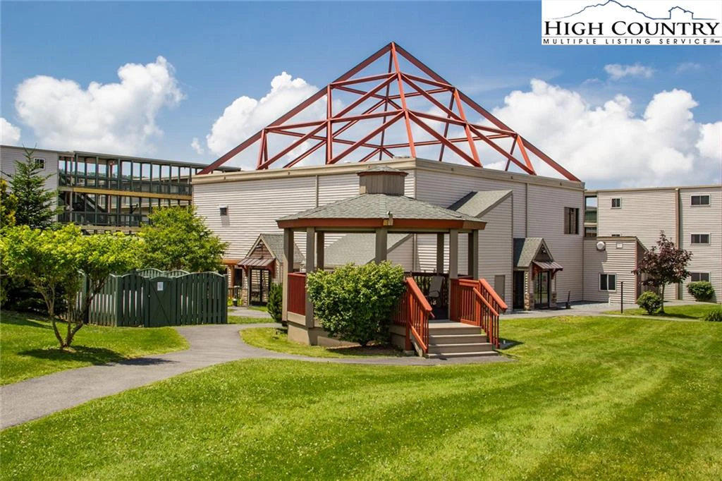Image number 11 for the current listing