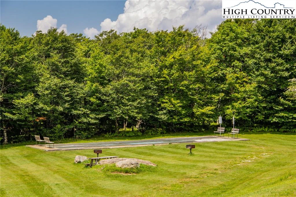 Image number 18 for the current listing