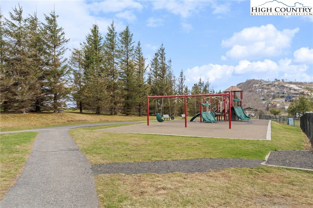Image number 4 for the current listing