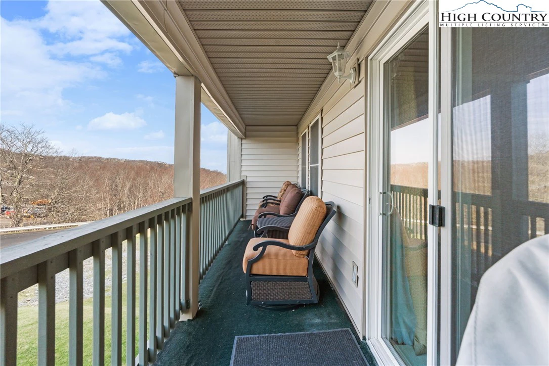 Image number 13 for the current listing