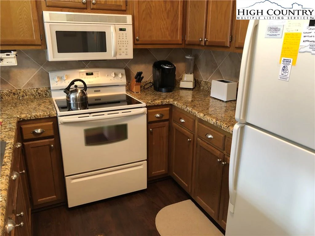 Image number 2 for the current listing