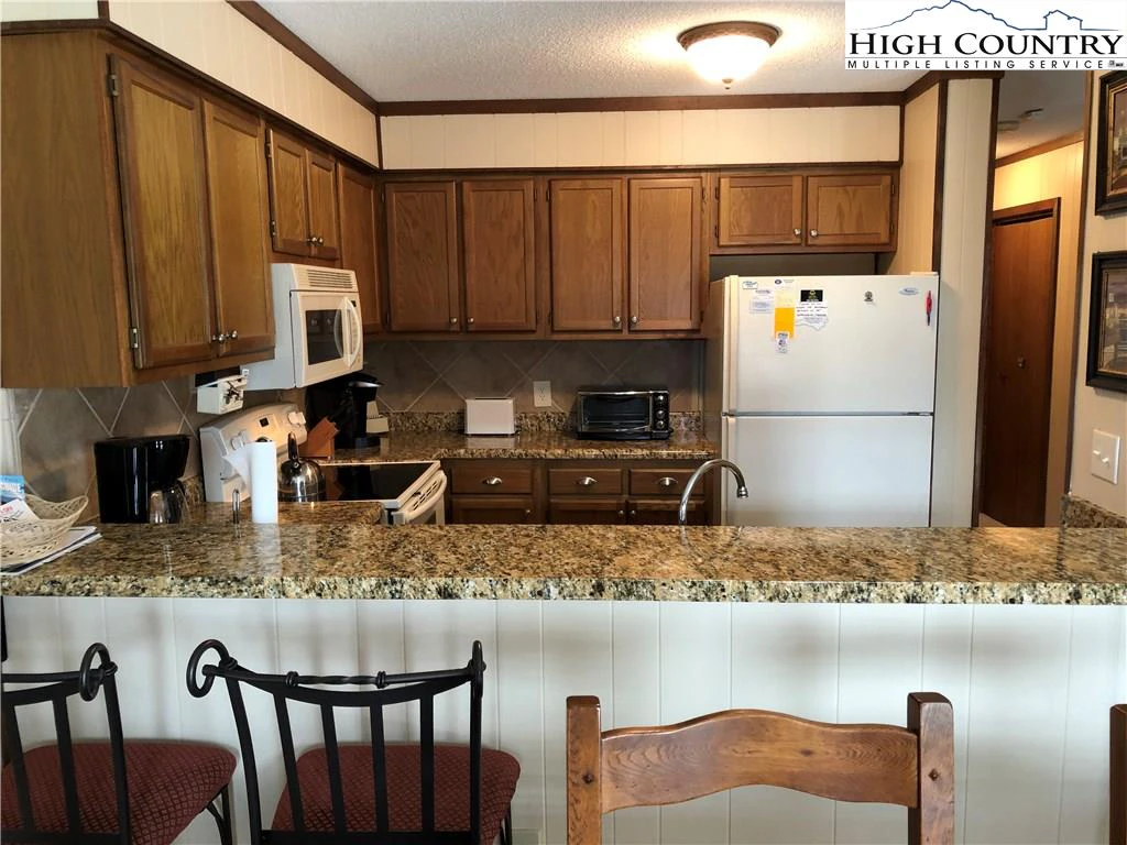 Image number 14 for the current listing