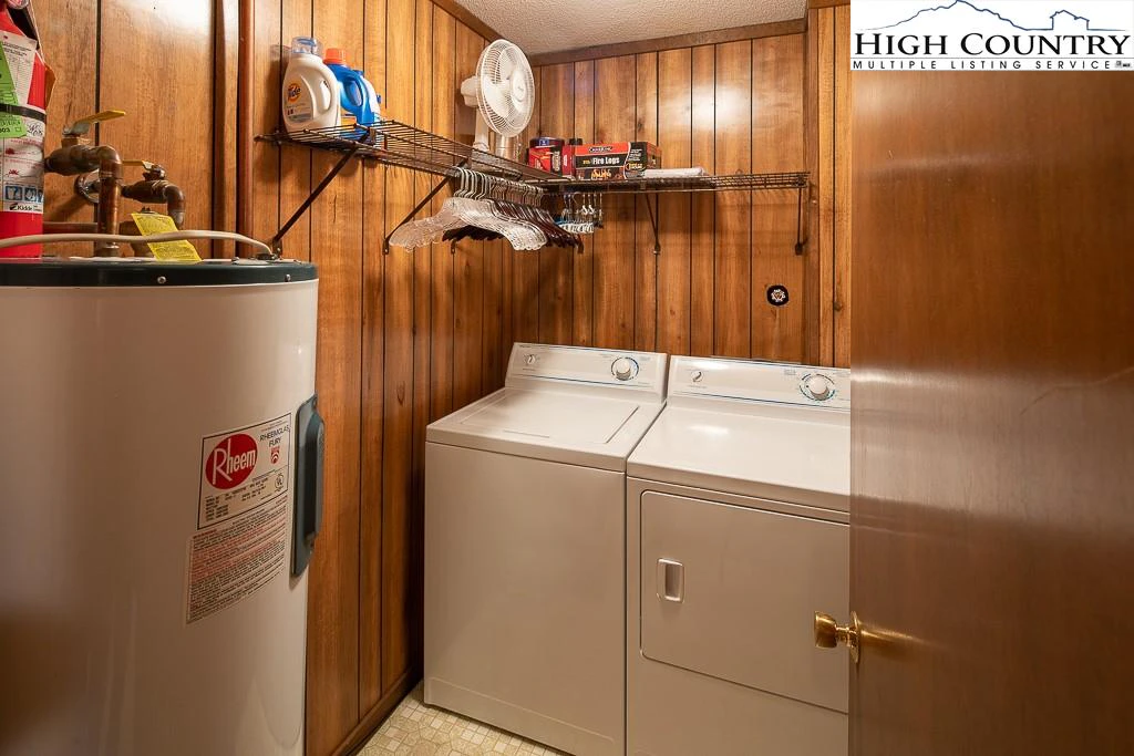 Image number 4 for the current listing