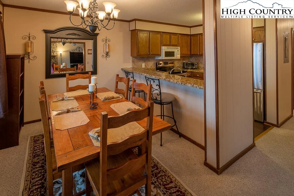 Image number 11 for the current listing