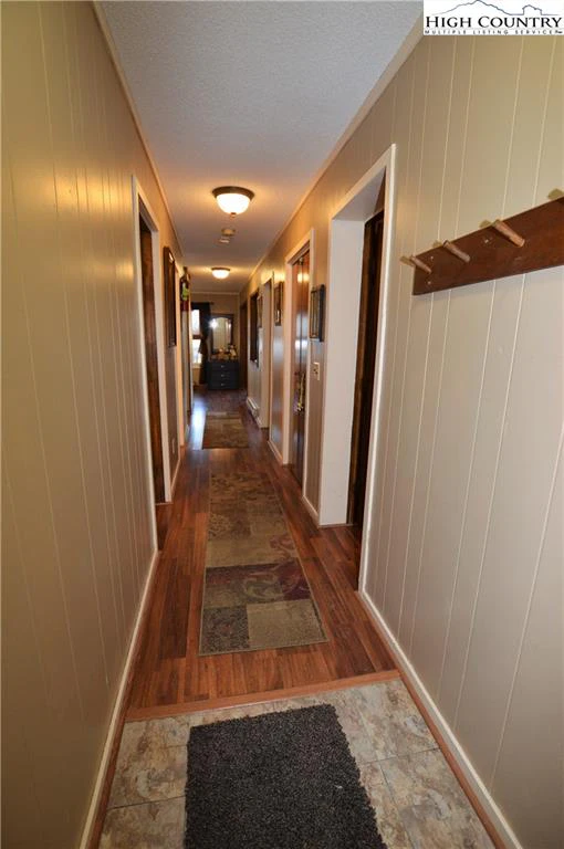 Image number 11 for the current listing