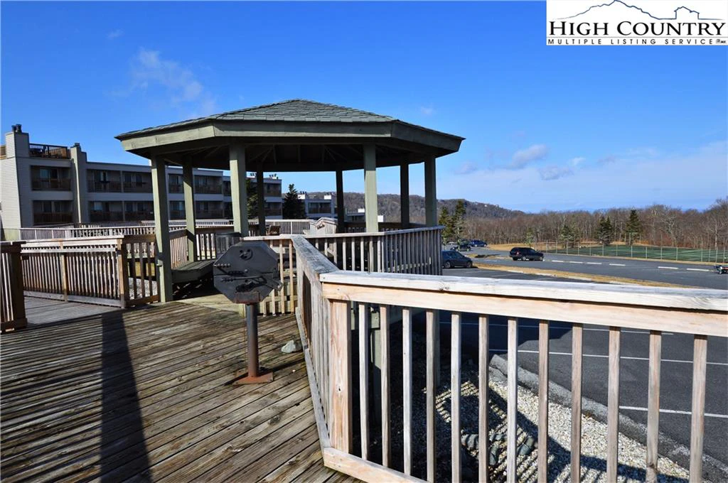 Image number 4 for the current listing