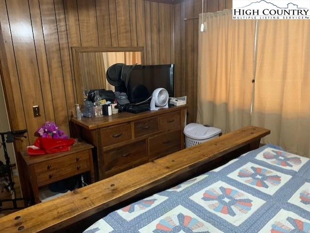 Image number 9 for the current listing