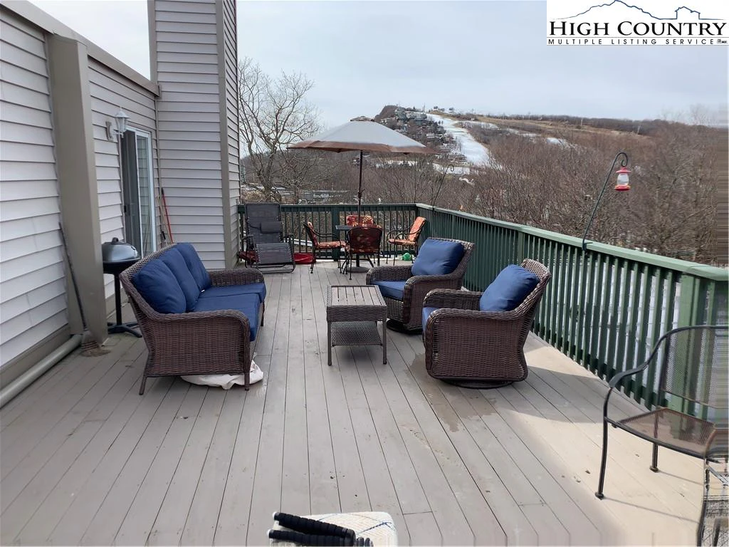 Image number 20 for the current listing