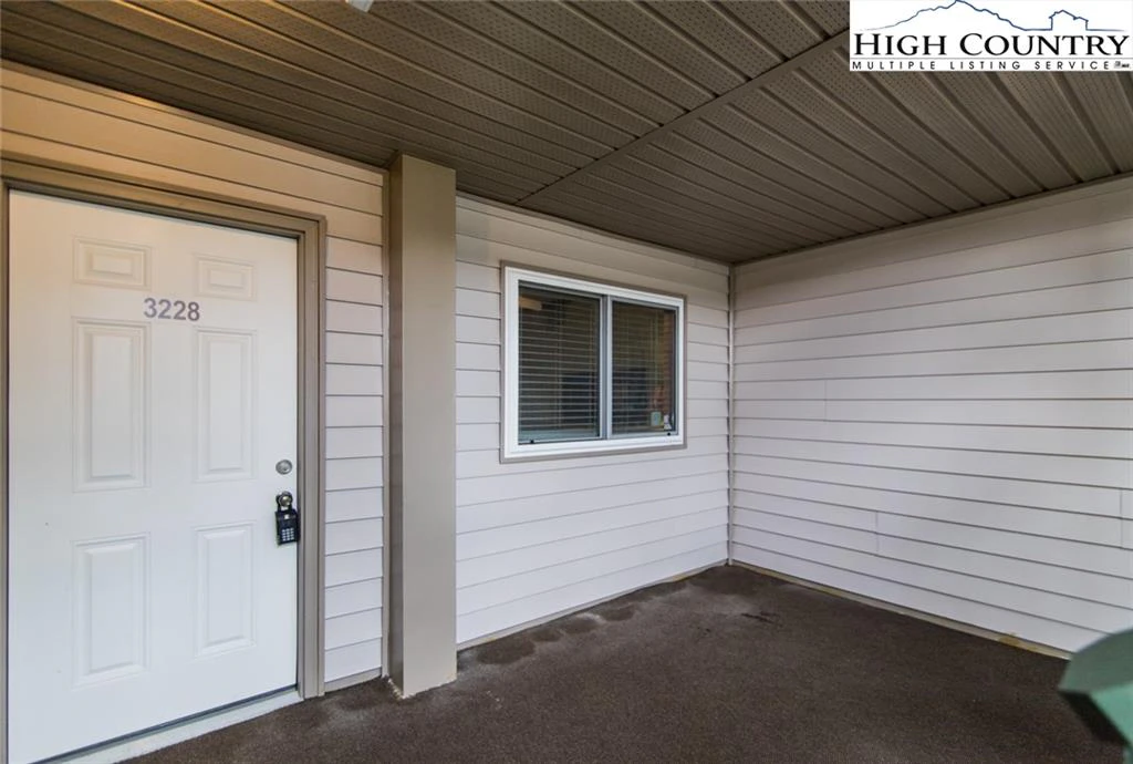 Image number 7 for the current listing