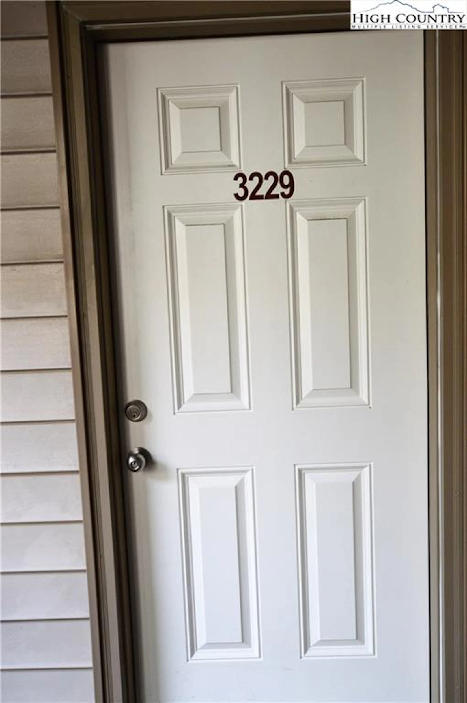 Image number 4 for the current listing