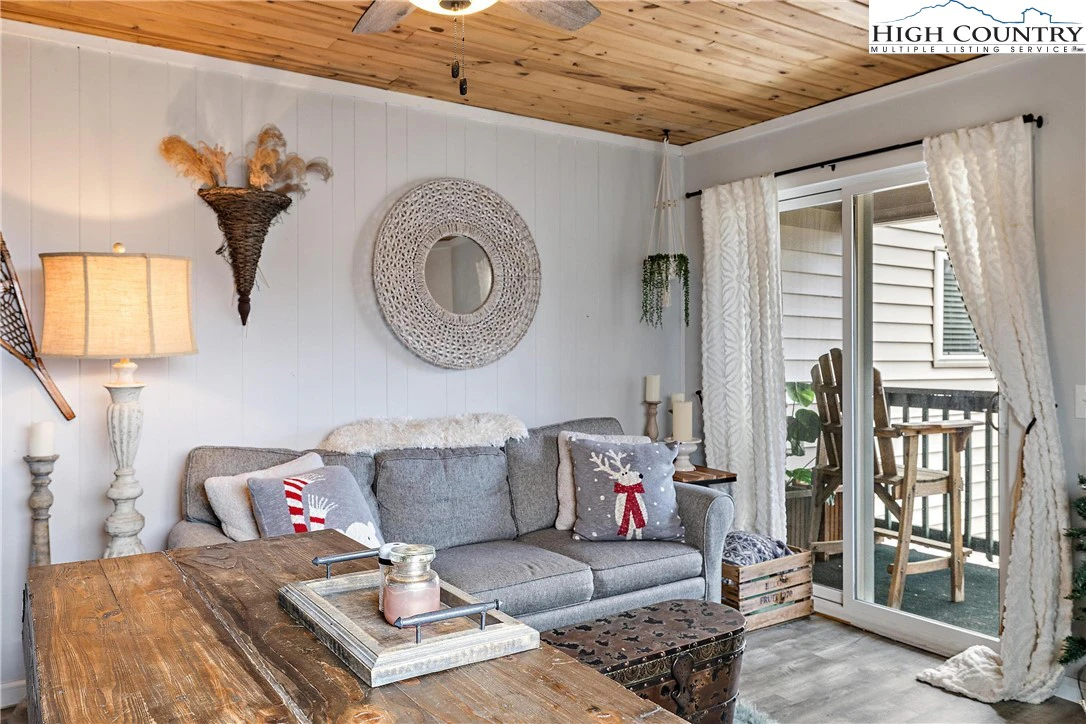 Image number 5 for the current listing