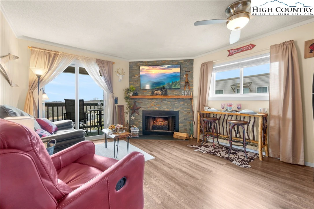 Image number 20 for the current listing
