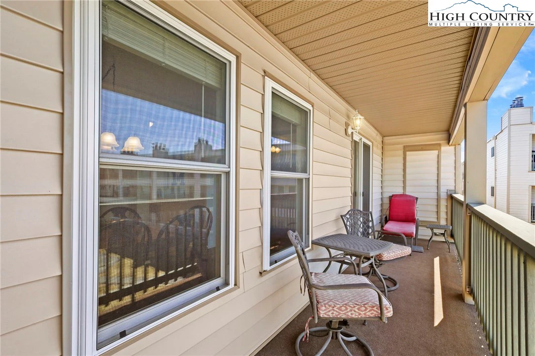 Image number 14 for the current listing