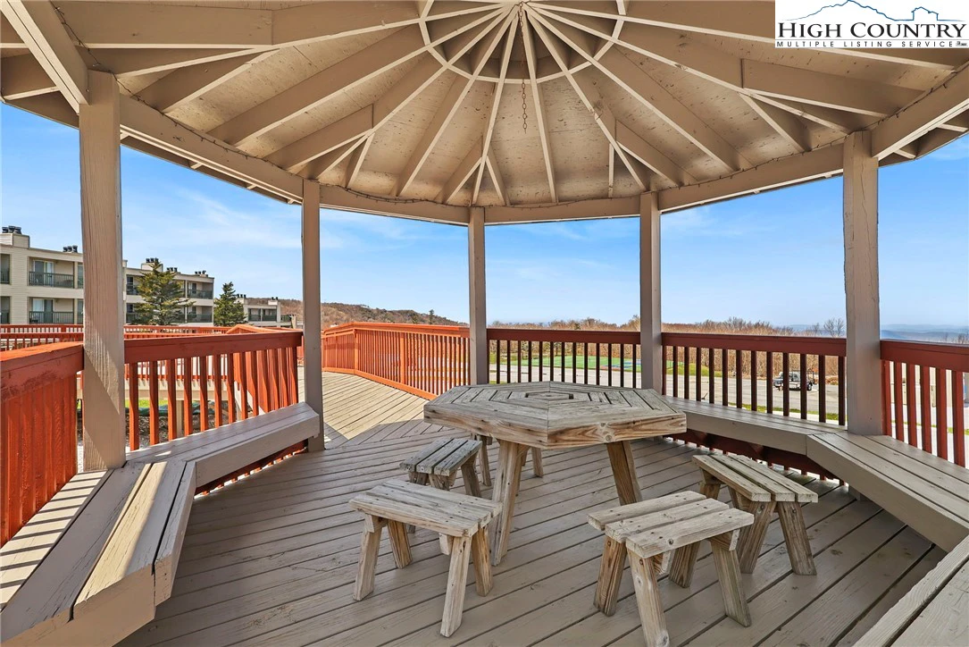 Image number 5 for the current listing