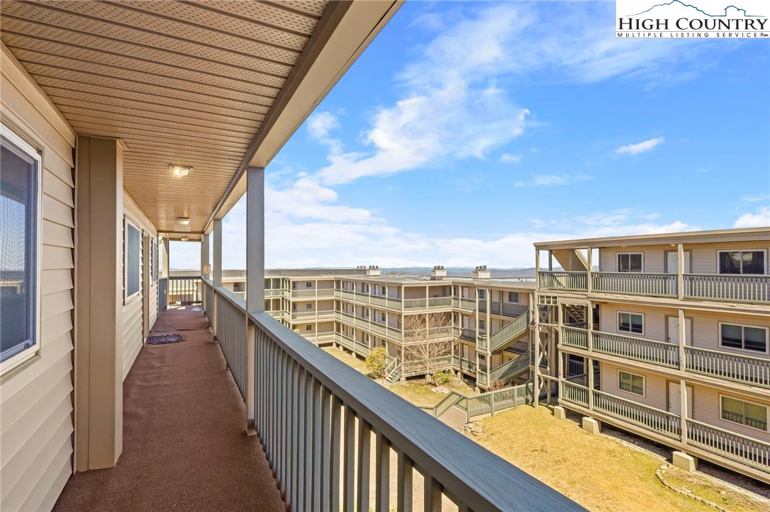 Image number 1 for the current listing