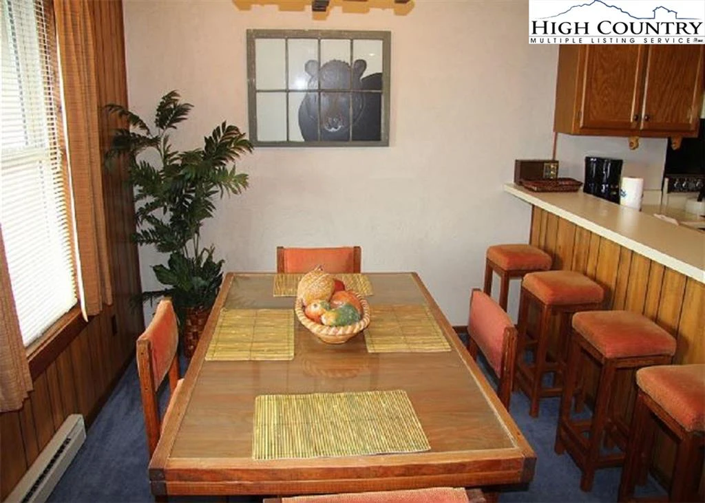 Image number 15 for the current listing