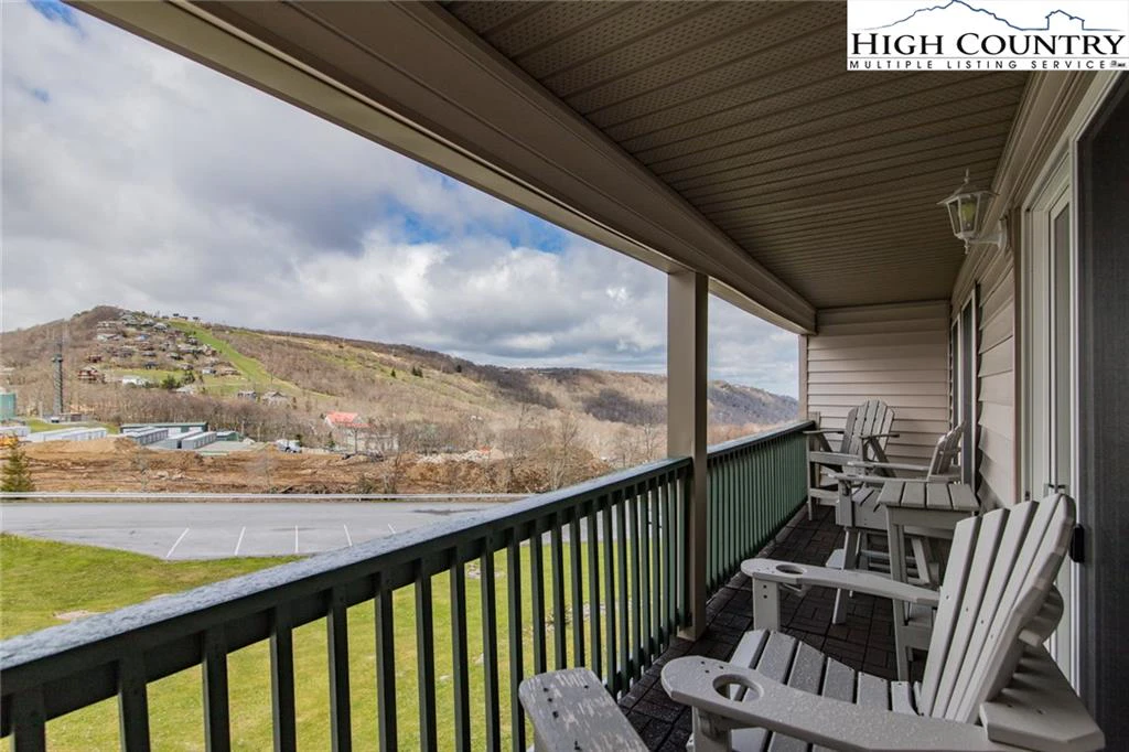Image number 1 for the current listing