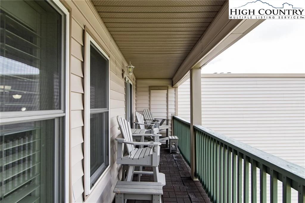 Image number 4 for the current listing