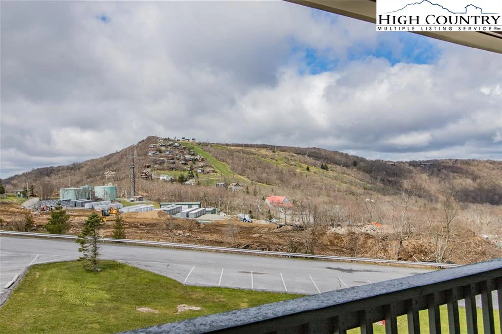 Image number 5 for the current listing
