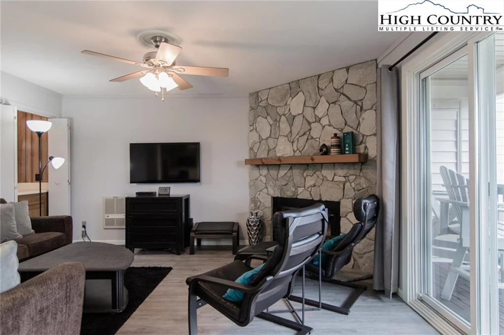 Image number 6 for the current listing