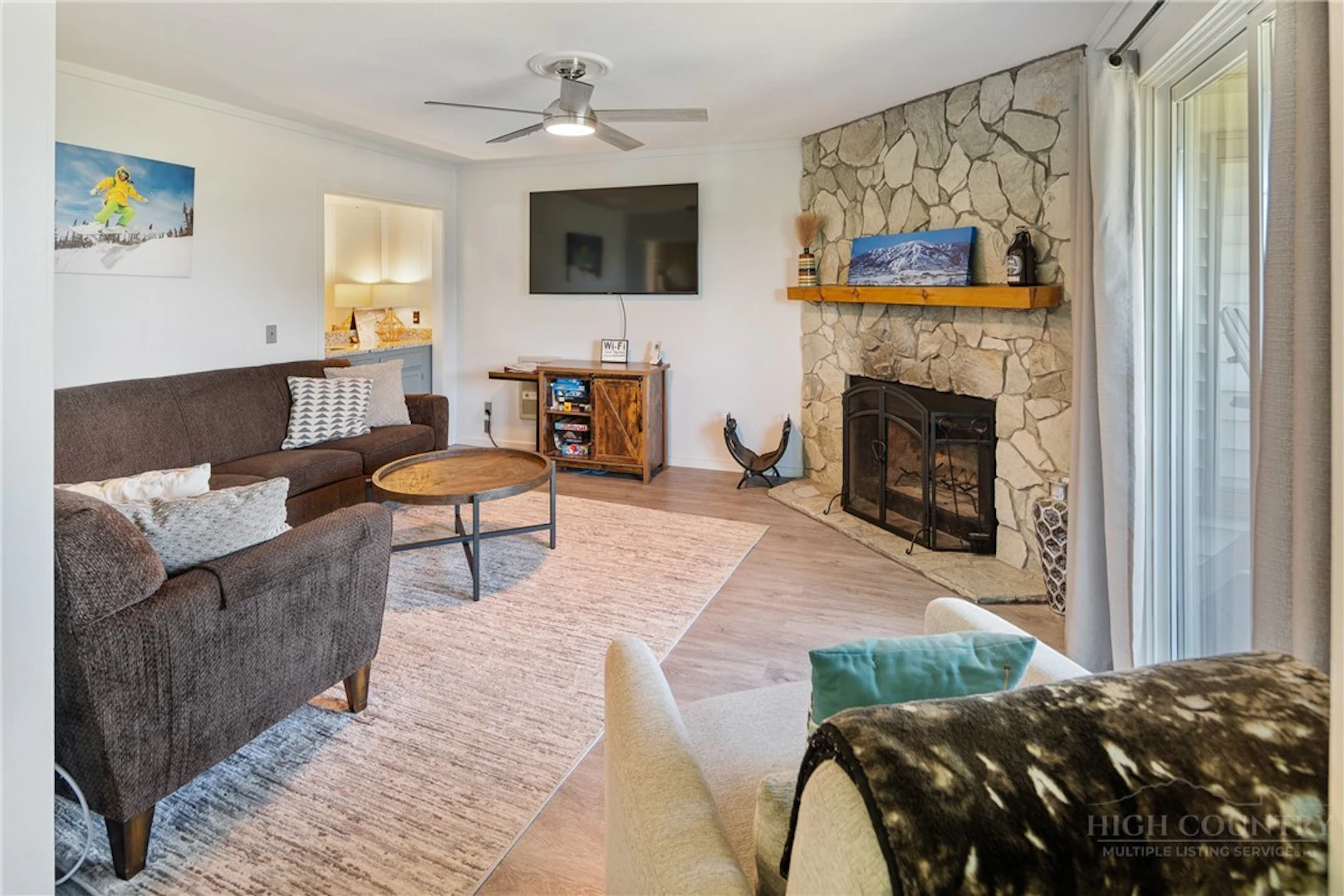 Image number 3 for the current listing