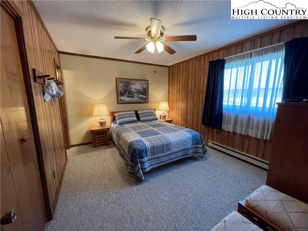 Image number 2 for the current listing
