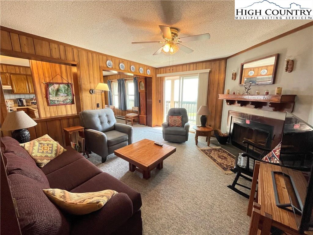Image number 17 for the current listing