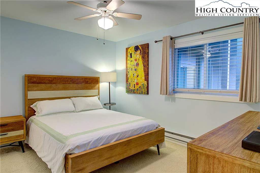 Image number 5 for the current listing