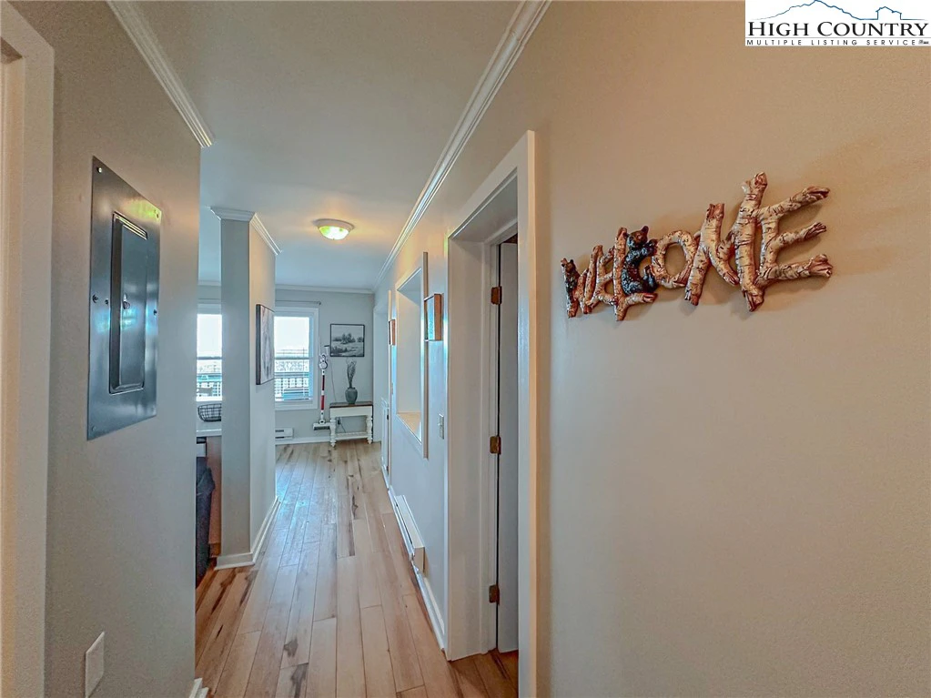 Image number 6 for the current listing