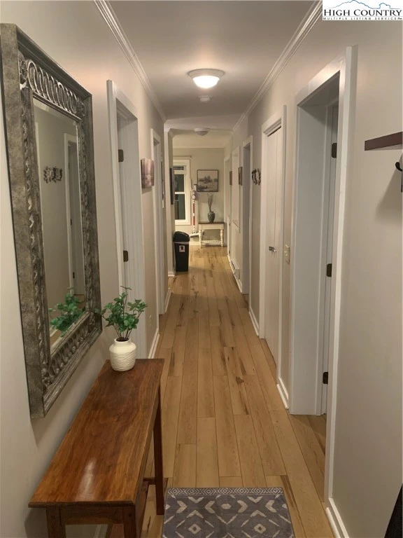Image number 5 for the current listing