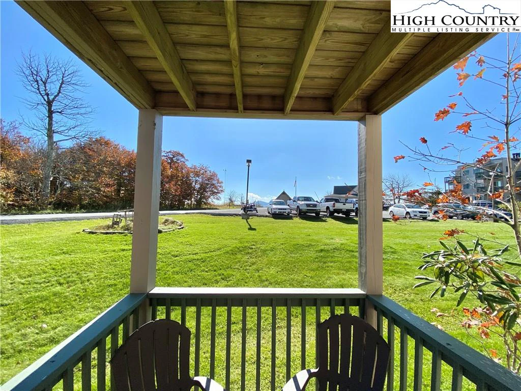 Image number 11 for the current listing