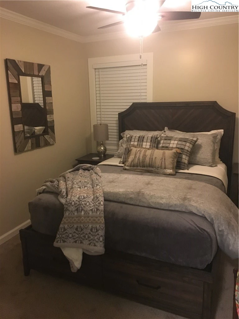 Image number 3 for the current listing